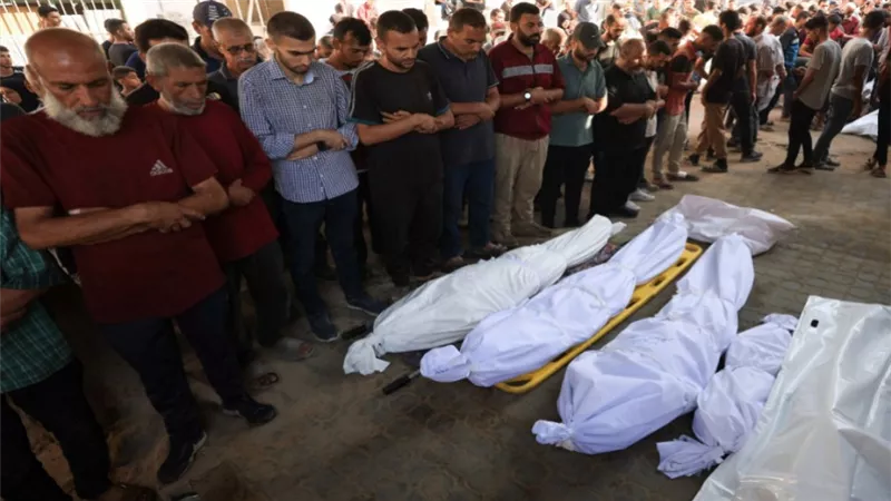  وصول رفات 45 فلسطينياً إلى مجمع ناصر الطبي في غزة