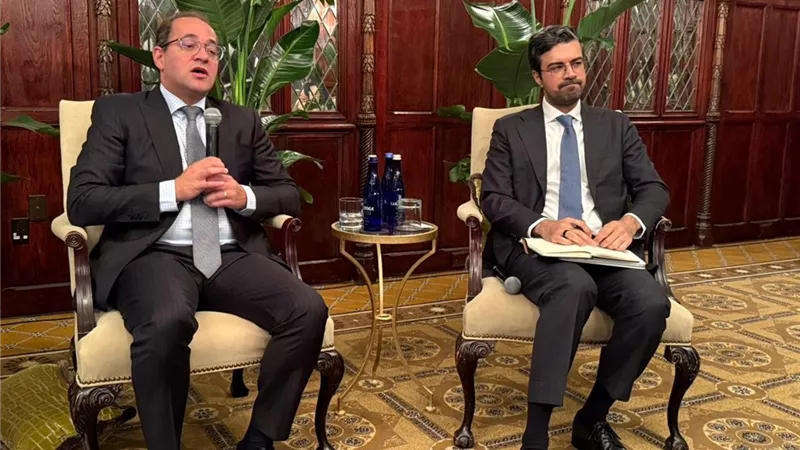 مؤسسات التصنيف الدولية تعدل نظرتها لمصر بشكل إيجابي 6 مؤشرات