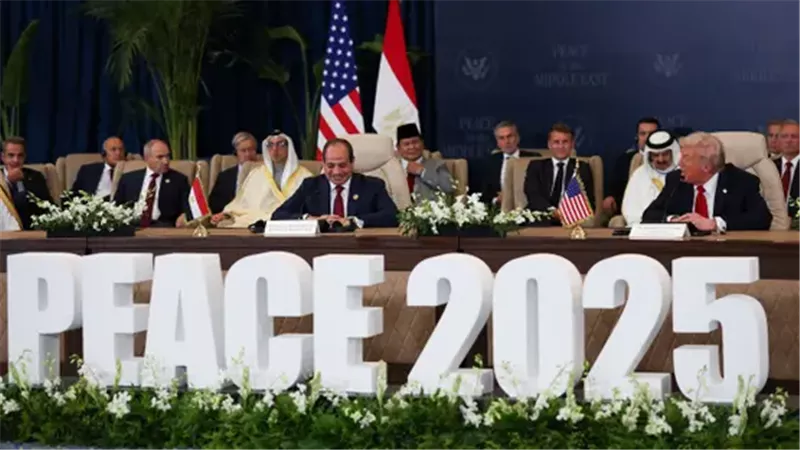 الرئيس السسي يشدد على ضرورة البناء على نتائج قمة شرم الشيخ للسلام