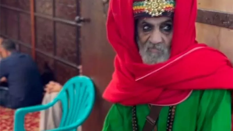 مولد شيخ العرب.. «السيد» زهد الحياة ليجاور صاحب المقام | فيديو