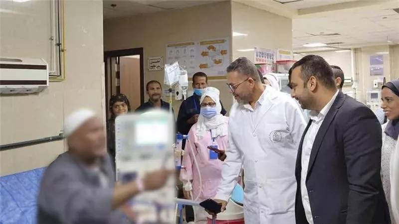 مدير الرعاية الصحية بالأقصر يجري جولة تفقدية بمستشفى حورس التخصصي لمتابعة جودة الخدمات