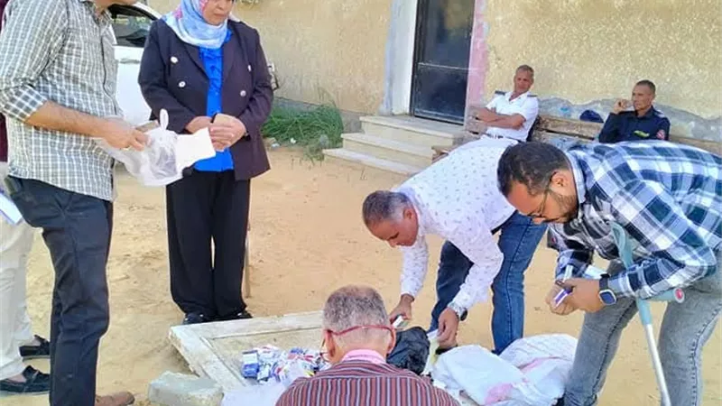 «التموين» تعدم  400 علبة سجائر مهربة جمركيًا بالوادي الجديد