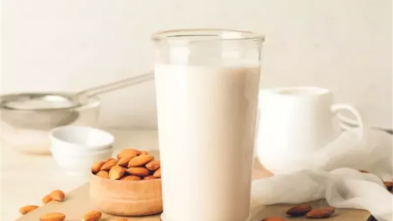علاقة حليب اللوز بخفض ضغط الدم