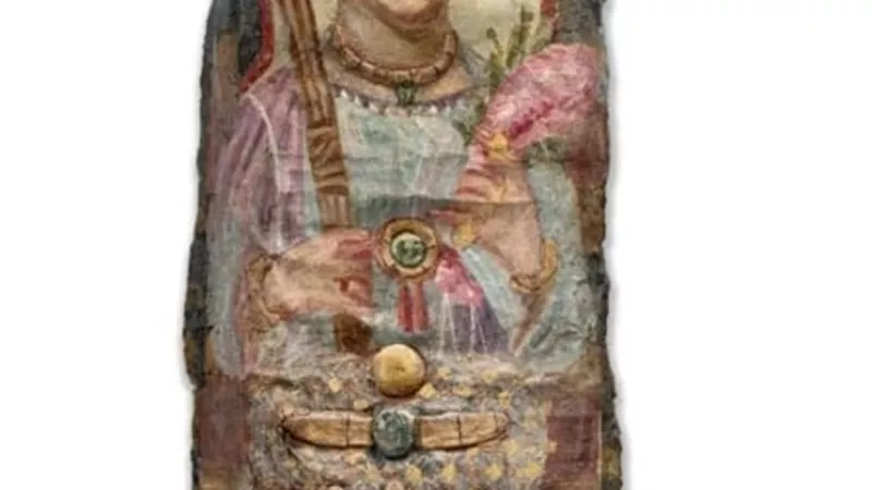 مومياء مصرية من الكتان في مزاد عالمي بنيويورك.. كم سعرها؟