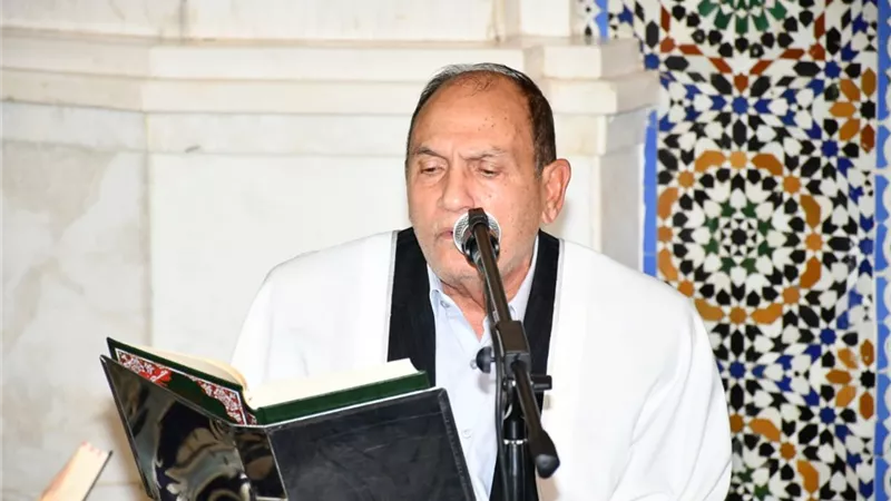 محافظ كفر الشيخ يهنئ القارئ أحمد نعينع لتكليفه شيخًا لعموم المقارئ المصرية