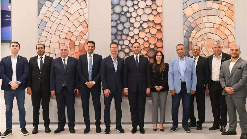  نائب وزير الصحة يلتقي ممثلي “إبسون” لبحث التعاون في التحول الرقمي