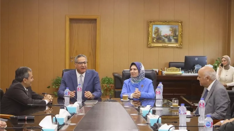 نائب محافظ دمياط تشارك في مجلس