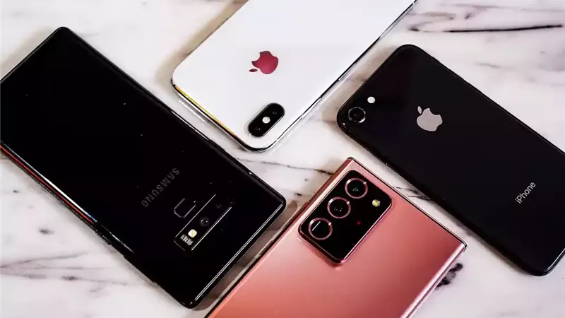 سامسونج تتفوق على أبل وتستعيد الصدارة في مبيعات الهواتف الذكية