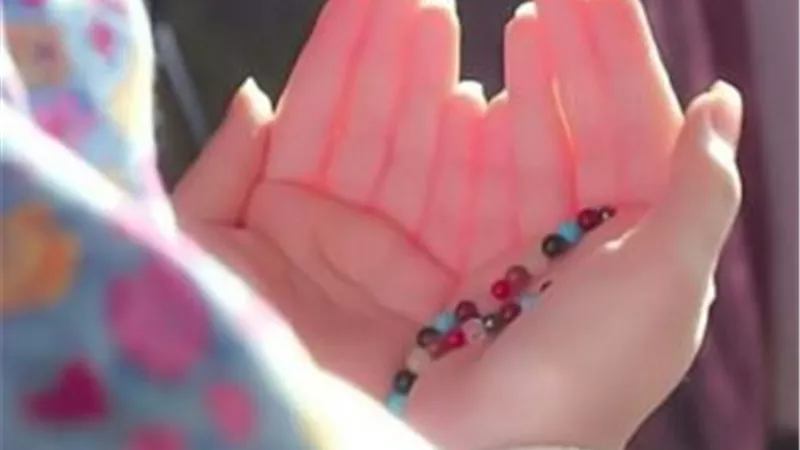 حكم الدعاء بـ«اللهم كما جعلت سورة الرحمن عروس القرآن عجّل بزواجي»