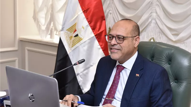 مهنة سباك.. بدء اختبارات العمال المُرشحين لوظائف بشركة مقاولات في الإمارات