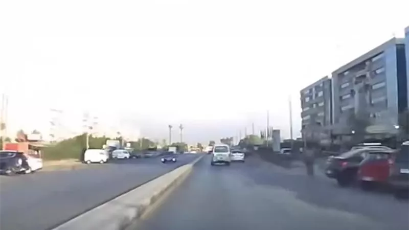 الأمن يفحص فيديو سيارة تسير عكس الاتجاه بسرعة جنونية في مساكن شيراتون 
