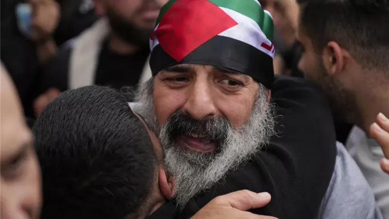 مصادر طبية تكشف تفاصيل صادمة بجثث الأسرى الفلسطينيين «معصوبة الأيدي والعينين»