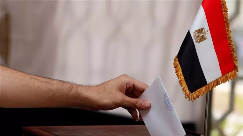 ​صراع البيزنس يهدد التعددية.. وأحزاب تاريخية ترفع راية «الإحباط»