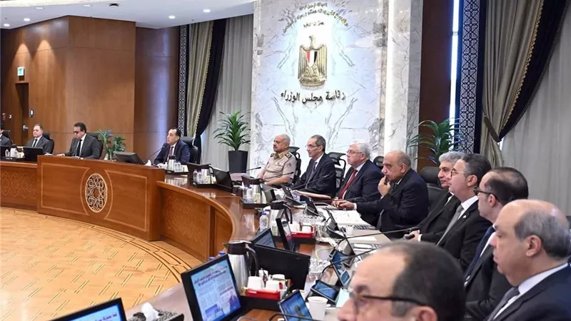 حزمة مهمة للمواطنين.. مجلس الوزراء يقر 13 قرارًا اقتصاديًا جديدا