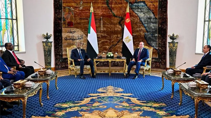 الرئيس السيسي يشدد على رفض مصر لأي محاولات تهدد أمن السودان