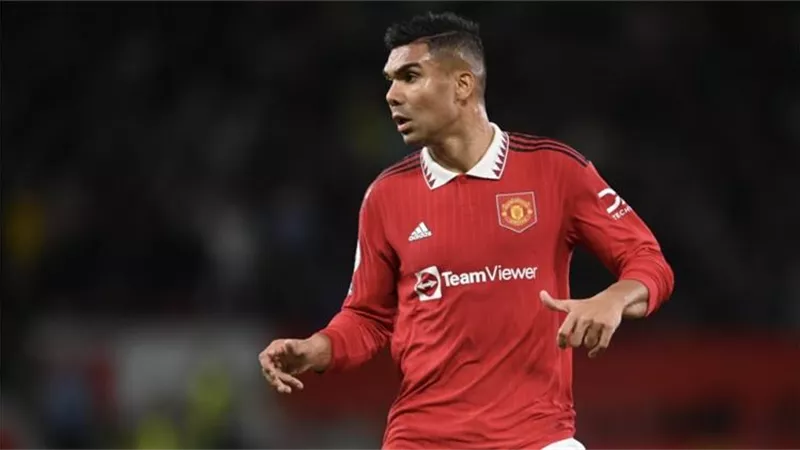 غموض يحيط بمستقبل كاسيميرو مع مانشستر يونايتد