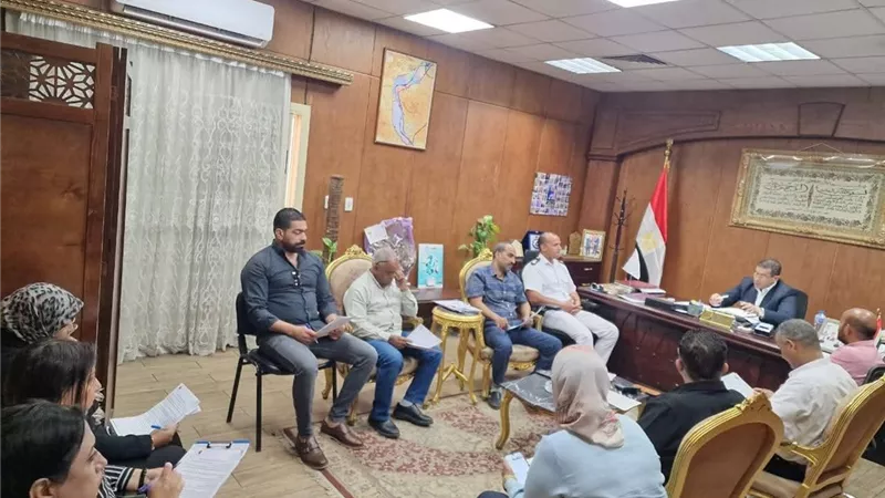 سكرتير مساعد الأقصر يترأس الاجتماع الدوري للجنة العليا للإشراف على المواقف