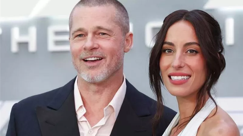 بماذا نصحه أصدقاؤه؟.. براد بيت وإينيس دي رامون يخططان لخطوة جديدة