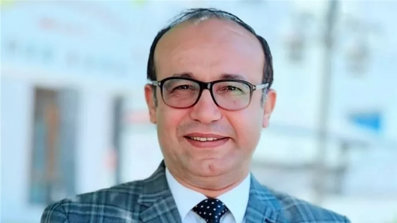 في اللحظة الأخيرة.. عادل الطنيخى  يتقدم أوراق ترشحه بالدائرة الثالثة بالبحيرة 