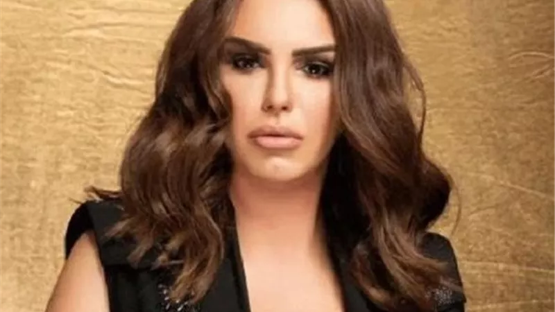 دنيا عبدالعزيز تعلن خبر وفاة خالة زوجها