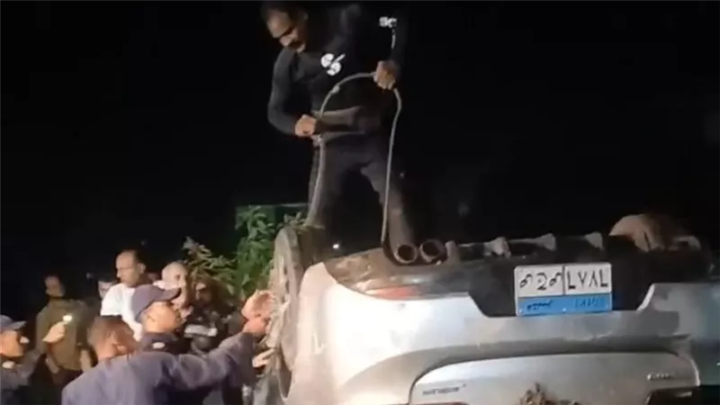 إصابة شخصين إثر انقلاب سيارة ملاكي داخل ترعة بقنا 
