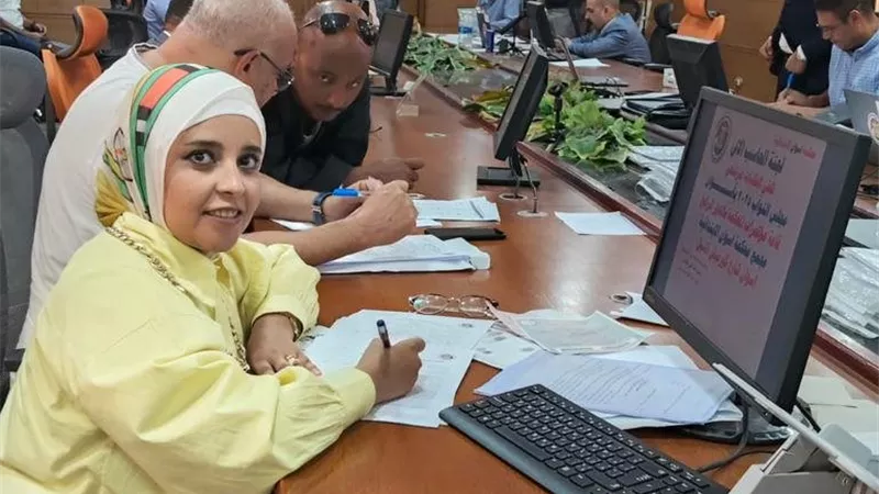 راندا خالد تتقدم بأوراق ترشحها للنواب عن حزب العدل بنصر النوبة