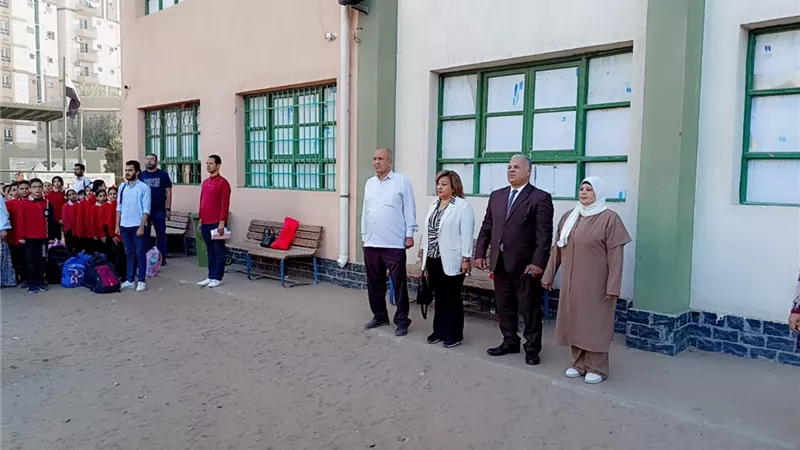 مدير تعليم الفيوم يشيد بانتظام العملية التعليمية وانضباط مدرسة البحوث