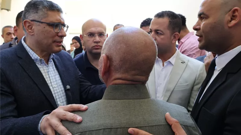 محافظ الجيزة يتفقد مستشفى الواحات البحرية وجودة الخدمات الصحية بها