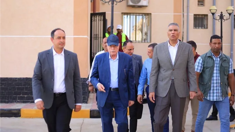 مستشار رئيس الجمهورية للتنمية المحلية يتفقد مركز العزيمة بأسوان
