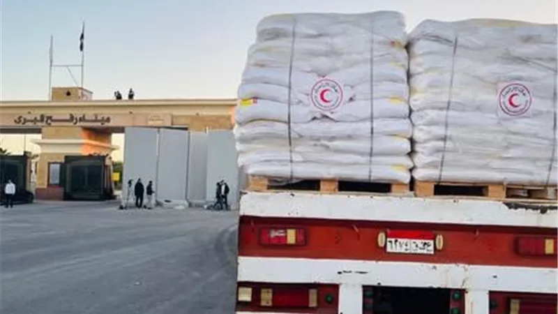 الهلال الأحمر المصري: تجهيز 400 شاحنة مساعدات استعدادا لدخول غزة|خاص