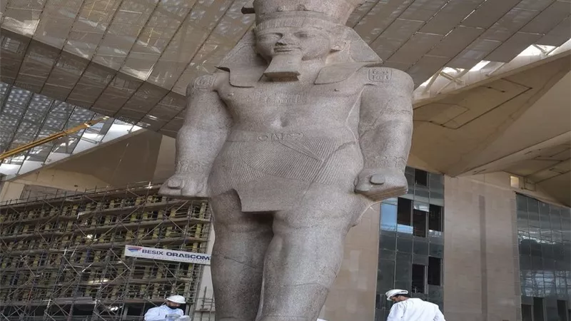 رمسيس الثاني.. أيقونة الحضارة في المتحف المصري الكبير