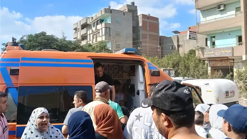 إصابة طالبة بجروح إثر سقوطها من الطابق الثاني بمدرسة في الدقهلية
