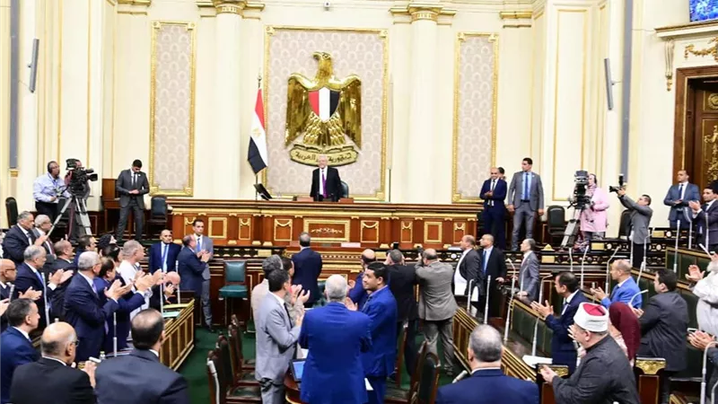 رئيس مجلس النواب يرفع أعمال الجلسة العامة