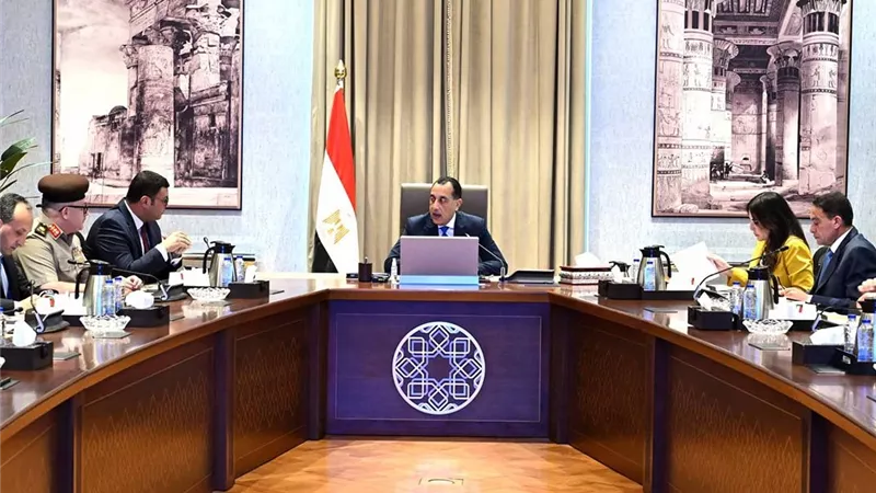 مدبولي يتابع جهود معالجة العقارات المعرضة للانهيار بالإسكندرية ويوجه بتوفير سكن بديل آمن