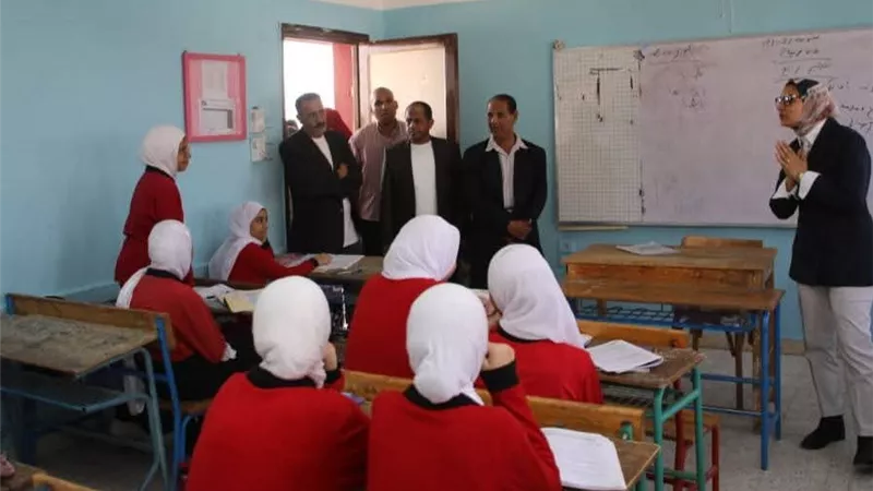 نائب محافظ الوادي الجديد تكلف بحصر نسب الغياب بين الطلاب