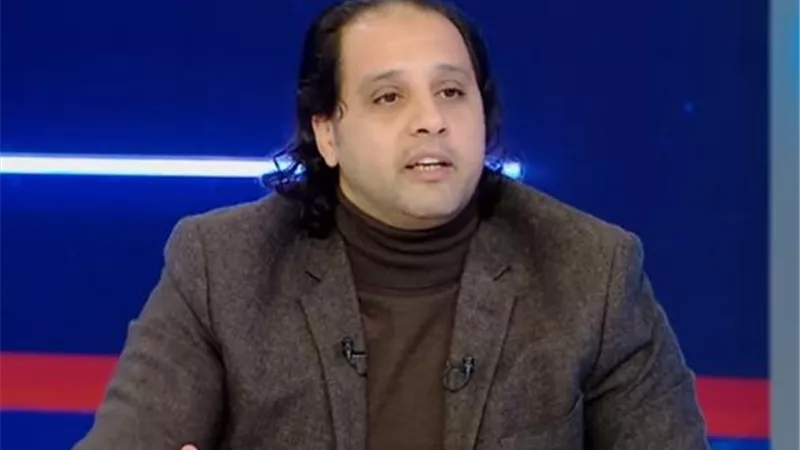 ماذا قال حسن مصطفى عن انفراد حسام حسن بالقرارات؟