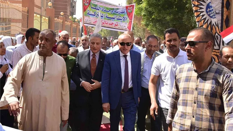 محافظ الأقصر يفتتح فرع مكتبة مصر العامة بقرية النمسا بإسنا