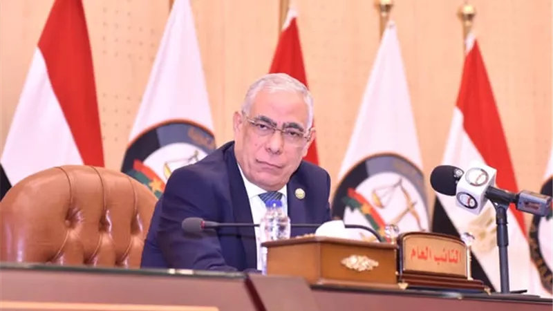 النائب العام فى زيارة لمستشفى سرطان الأطفال