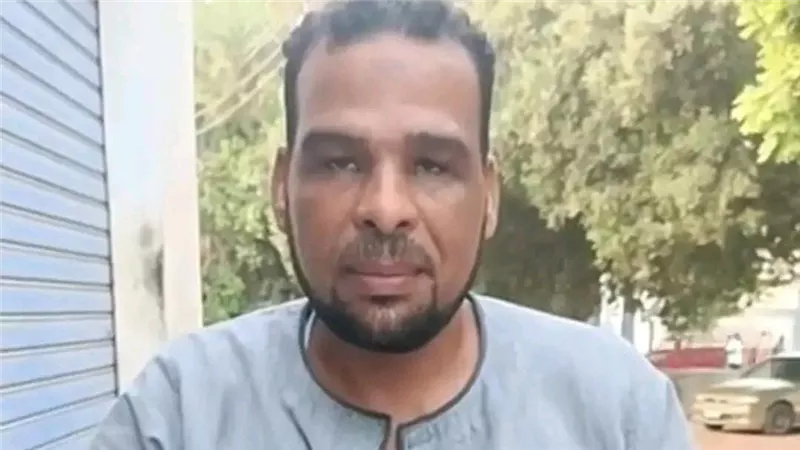 الفلوس دي مش حقي.. شاب من قنا يعيد 700 ألف جنيه دخلت حسابه بالخطأ