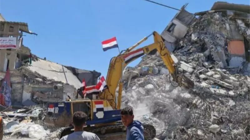 وزير الفلسطيني: الحكومة حاضرة في قطاع غزة وتواصل تقديم الخدمات رغم الدمار| فيديو