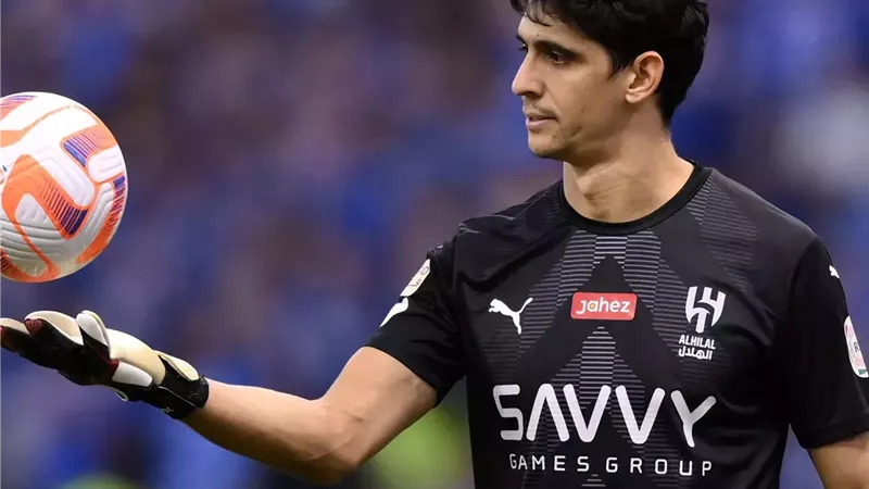 الهلال السعودي يُجدد عقد المغربي ياسين بونو 