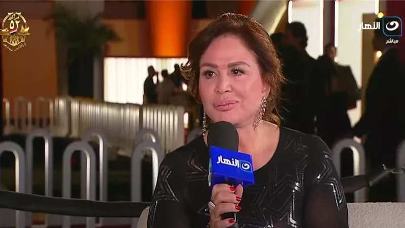 إلهام شاهين تتألق بحفل إفتتاح الدورة الثامنة من مهرجان الجونة السينمائي