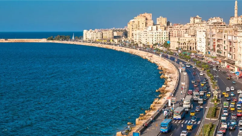 بعد زيادة سعر البنزين والسولار.. ننشر التعريفة الجديدة للأجرة في الإسكندرية