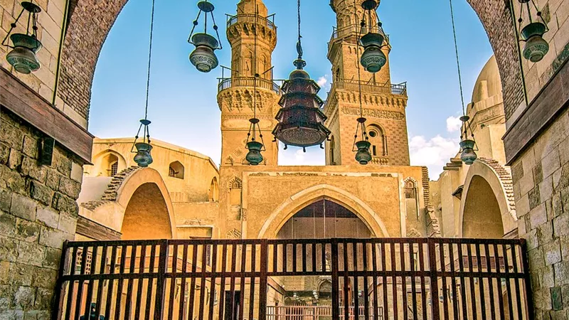 استخدم كسجن.. حكاية مسجد السلطان قلاوون المملوكي