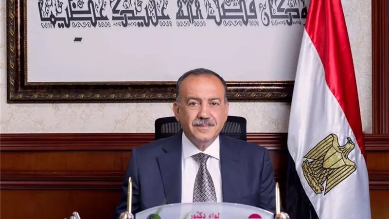 أسيوط تعتمد التعريفة الجديدة للمواصلات وتشدد على تكثيف الحملات لضبط المخالفين