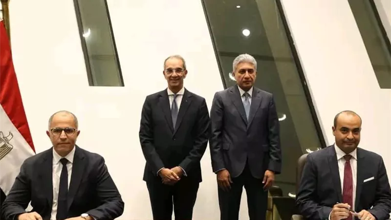 توقيع بروتوكولي تعاون بين وزارة السياحة والآثار ووزارة الاتصالات