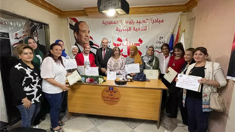 المصريين الأحرار بالسويس يحتفل بتخريج دفعة من دورة إعداد الكوادر السياسية