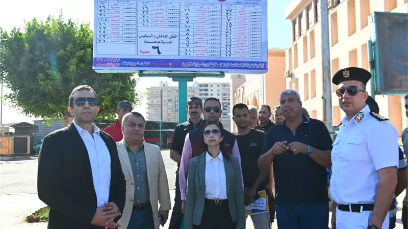 محافظ البحيرة يلزم السائقين بالإعلان عن الأجرة الجديدة ووضع ملصقات الأسعار