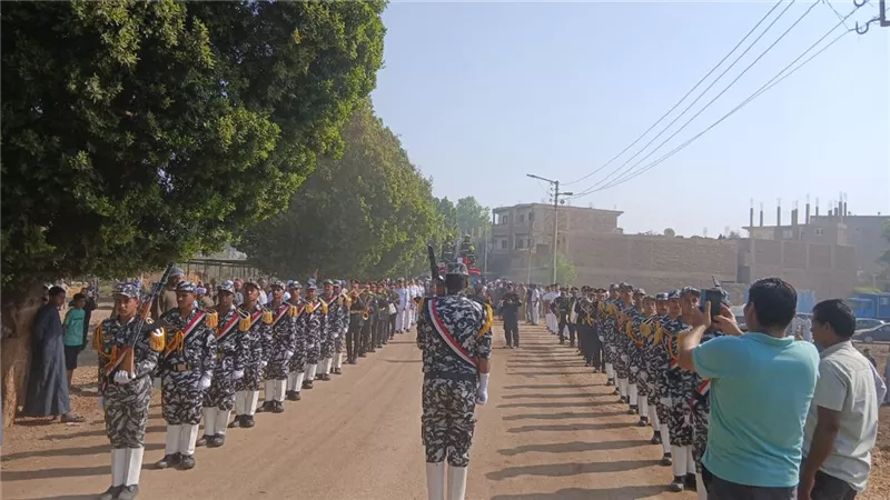 جنازة عسكرية.. قنا تشيع جثمان ضابط شرطة استشهد أثناء خدمته