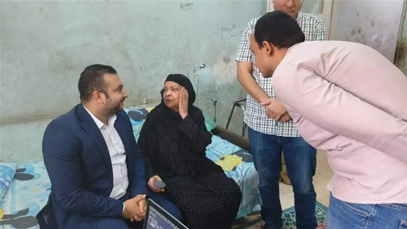 تسليم 1000 سماعة طبية لكبار السن بالأقصر ضمن حملة 